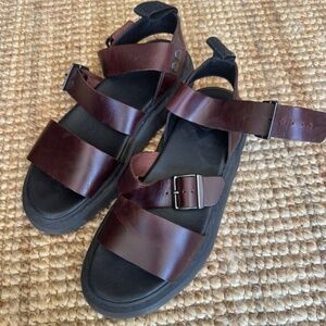 Doc Martins Gryphon Sandal Unisex